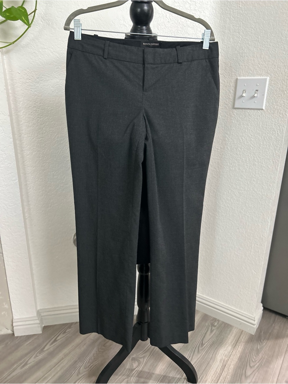 Banana Republic Straight Leg Dress Pants in Charcoal Gray